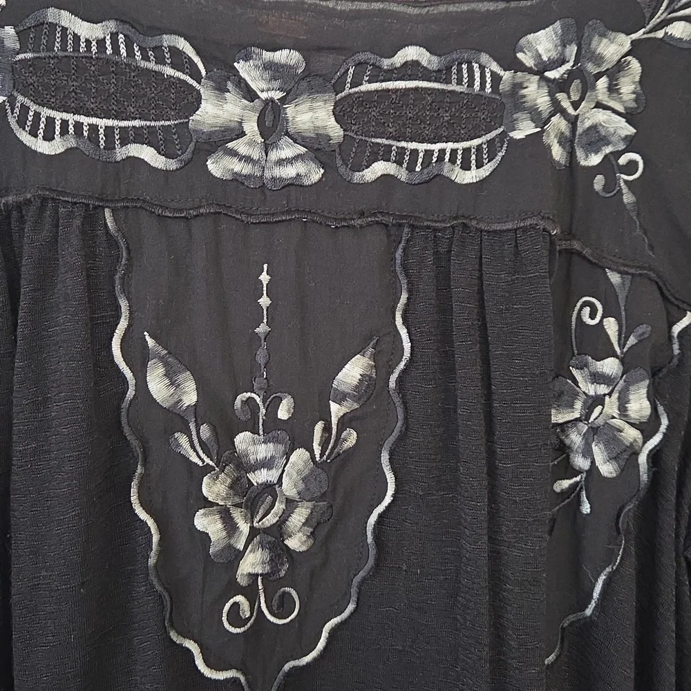 FREE PEOPLE BED OF ROSES FLOWY SEMI SHEER BELL SLEEVES FLORAL EMBROIDERY
